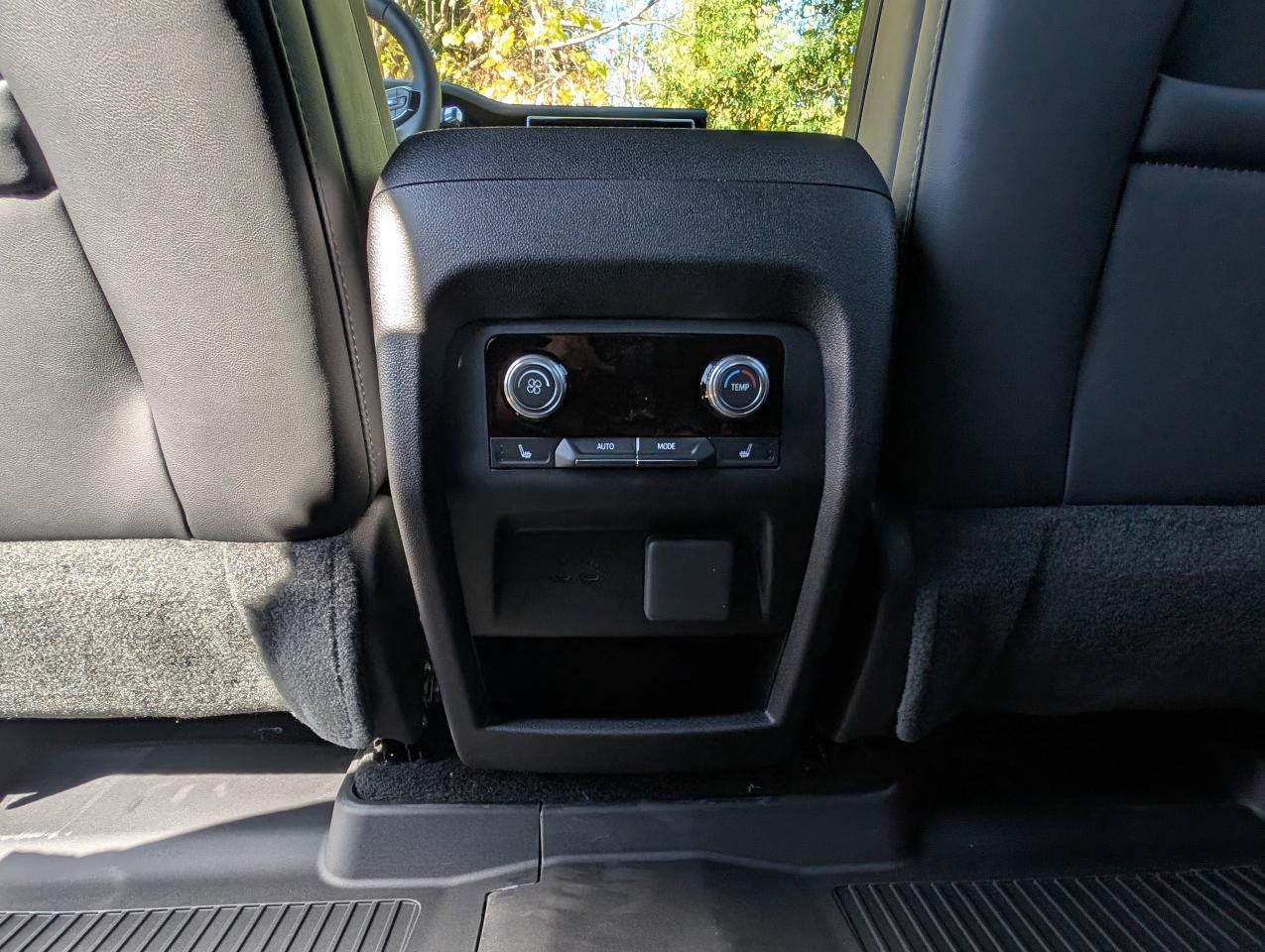 2026 GMC Acadia AT4 Photo