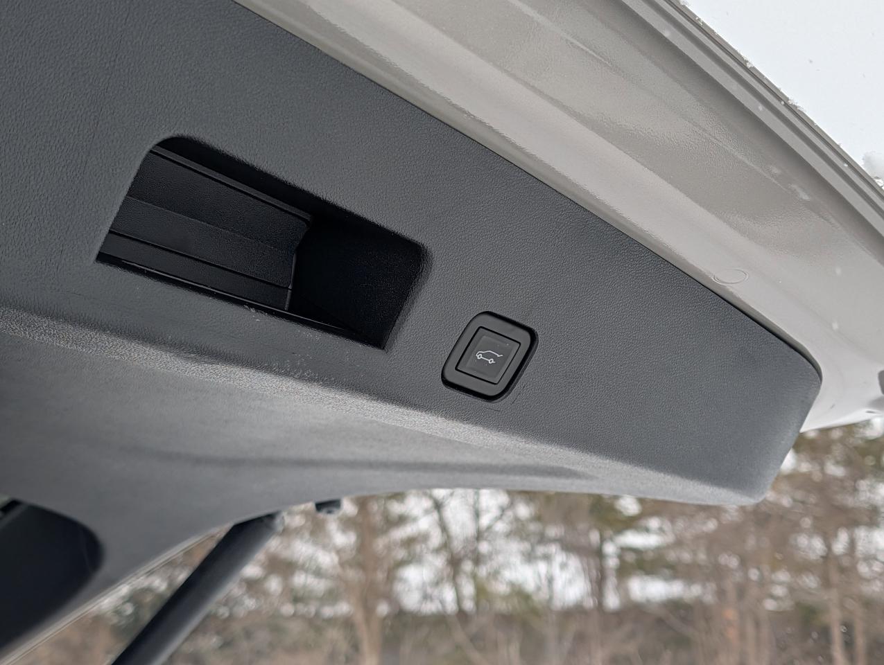 2026 GMC Acadia AT4 Photo