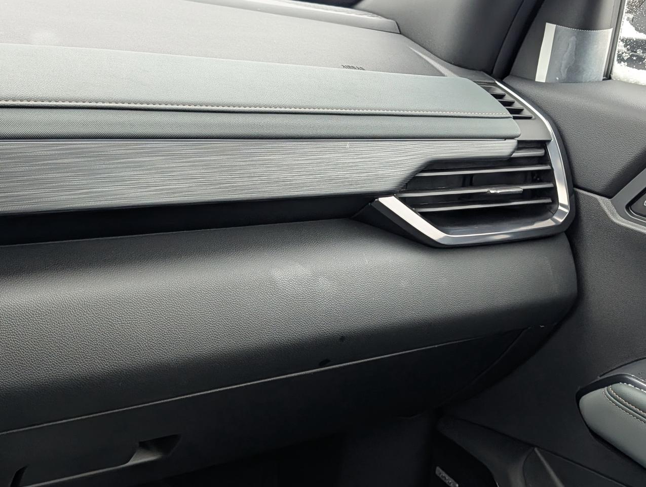 2026 GMC Acadia AT4 Photo