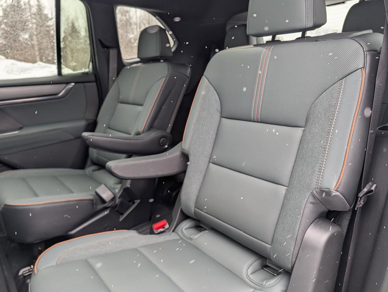 2026 GMC Acadia AT4 Photo