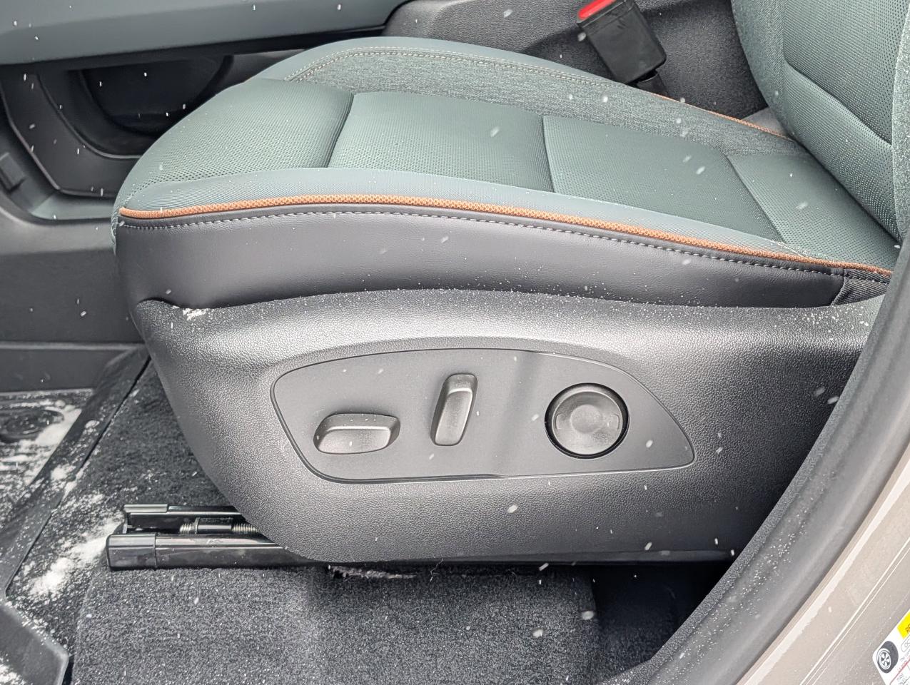 2026 GMC Acadia AT4 Photo