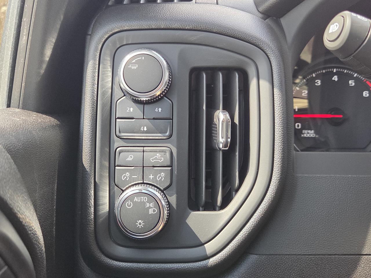 2026 GMC SIERRA 2500HD Pro Photo