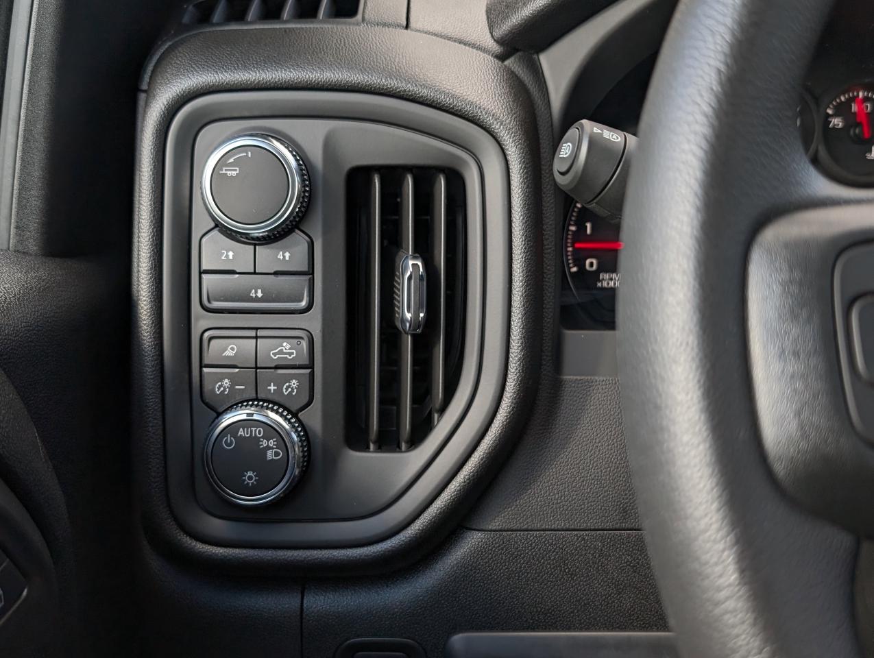 2026 GMC SIERRA 2500HD Pro Photo