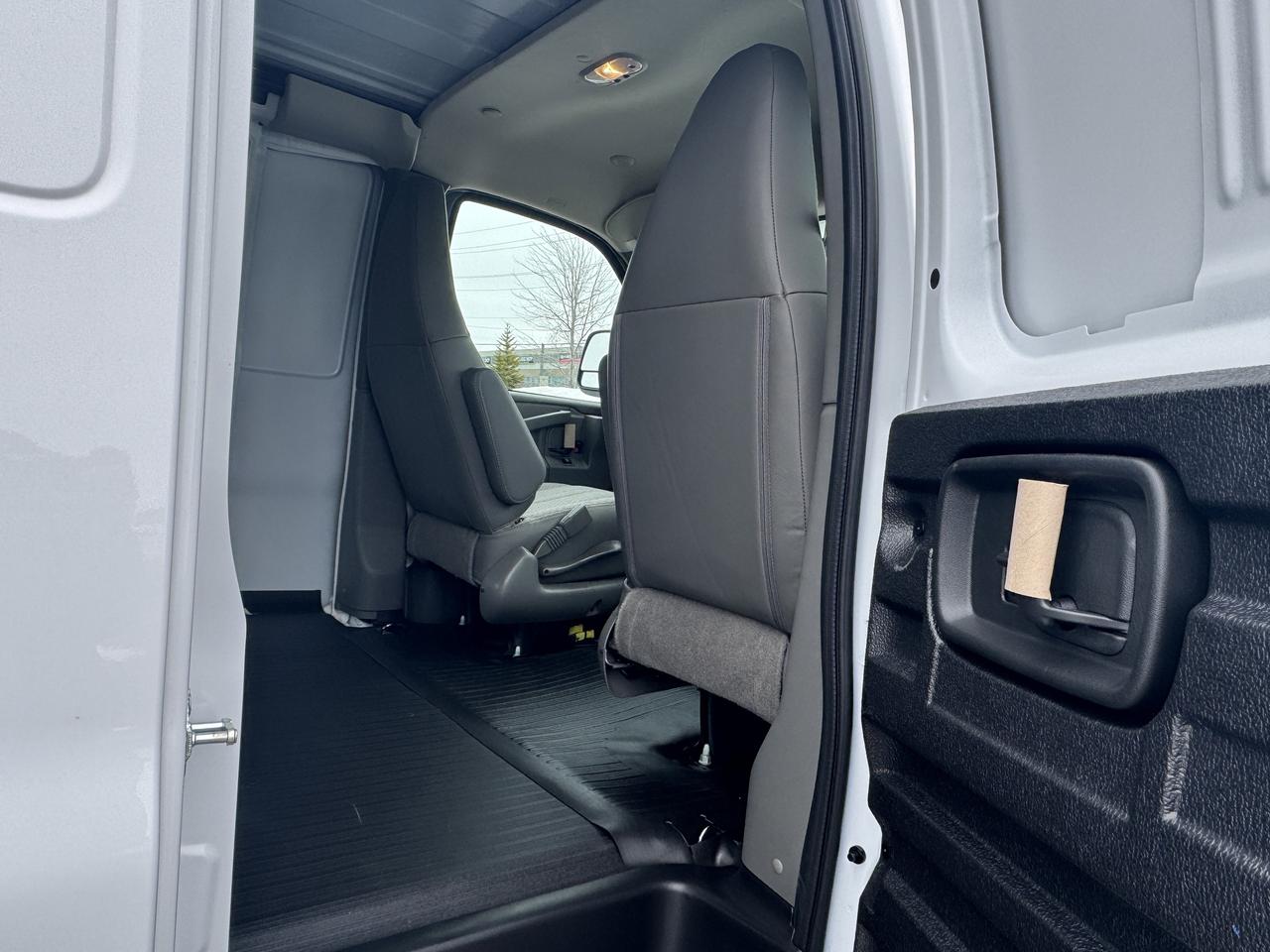 2025 Chevrolet Express Cargo Van  Photo