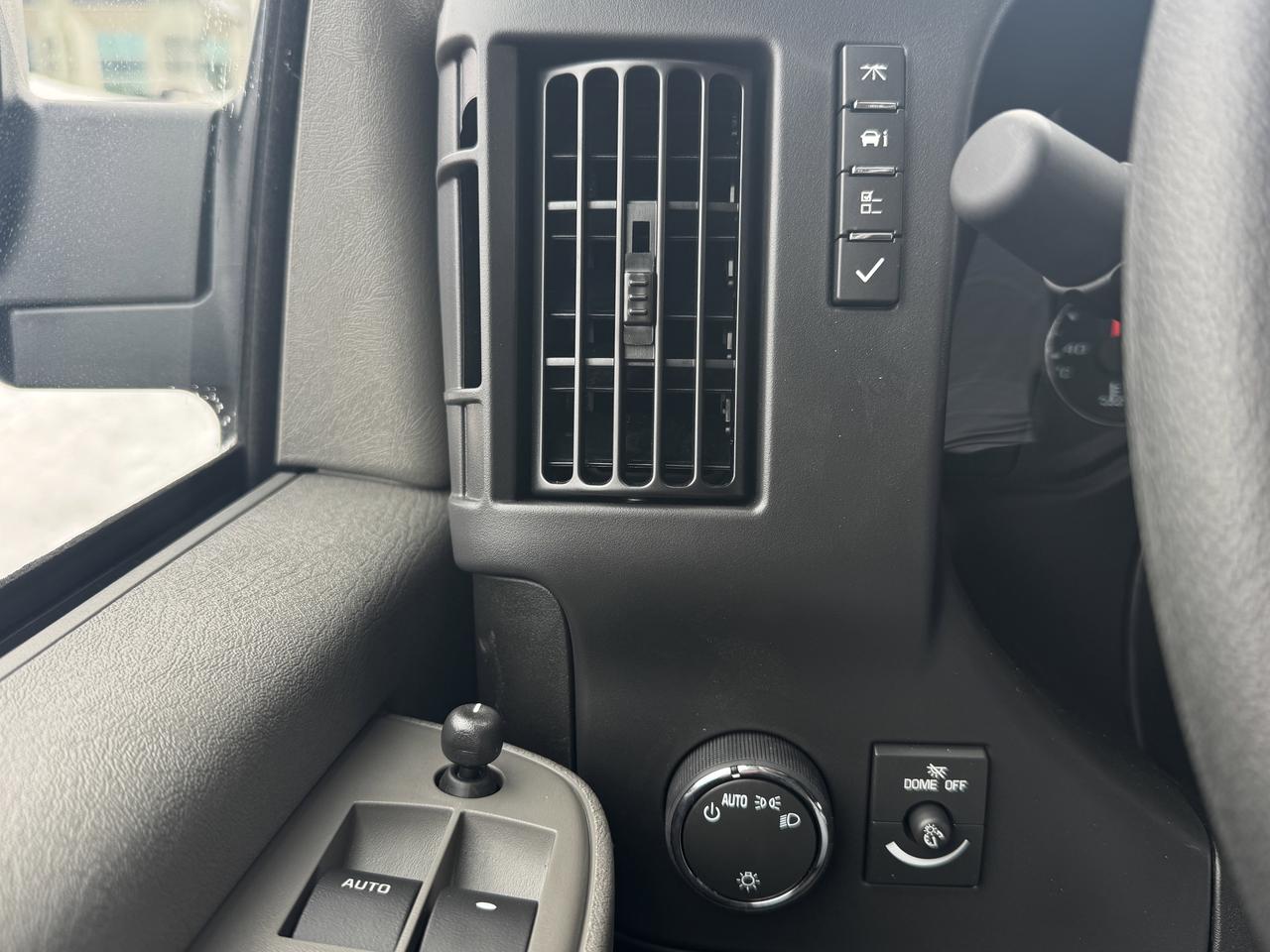 2025 Chevrolet Express Cargo Van  Photo