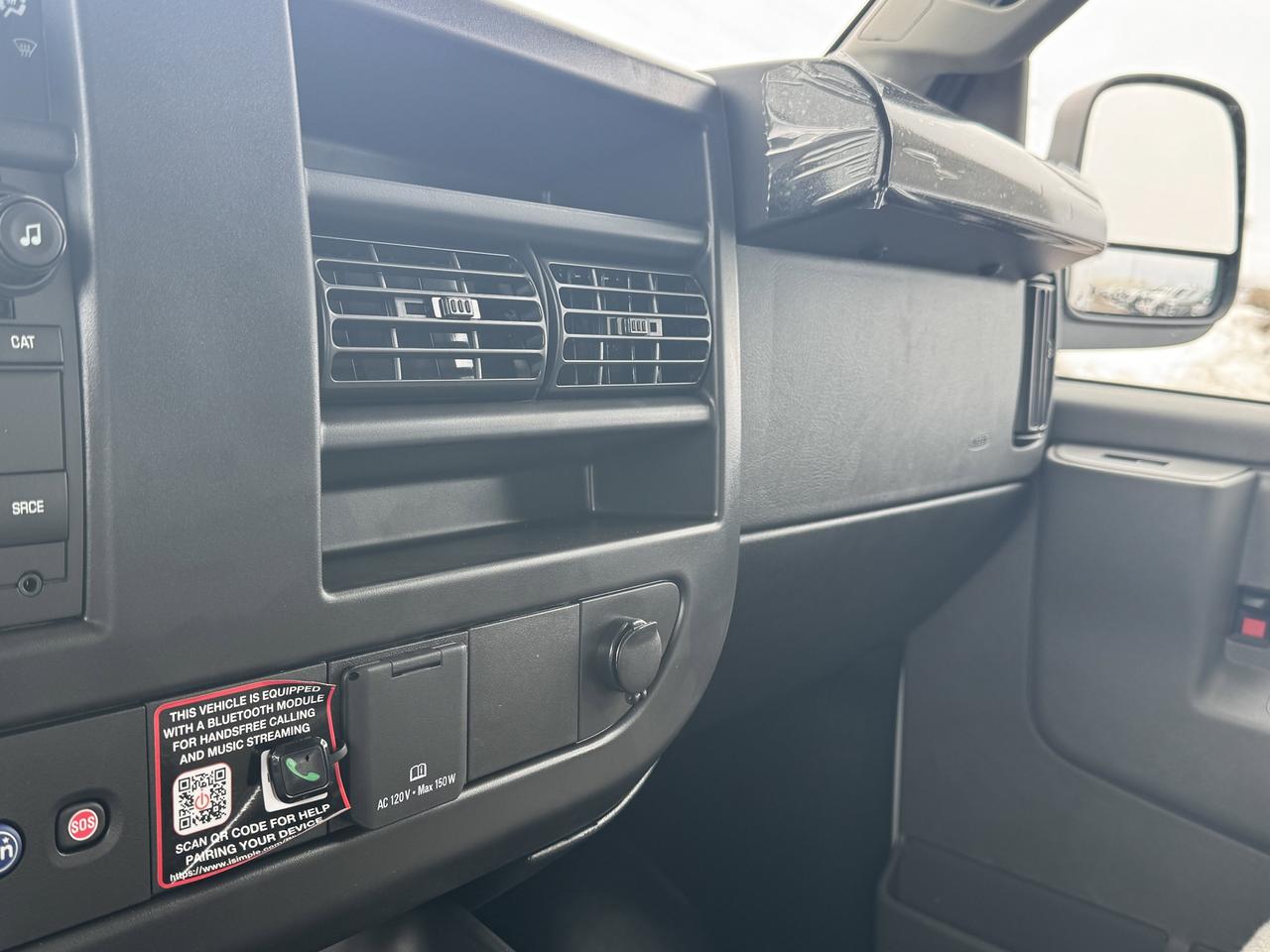 2025 Chevrolet Express Cargo Van  Photo