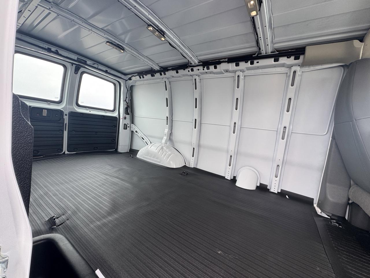 2025 Chevrolet Express Cargo Van  Photo