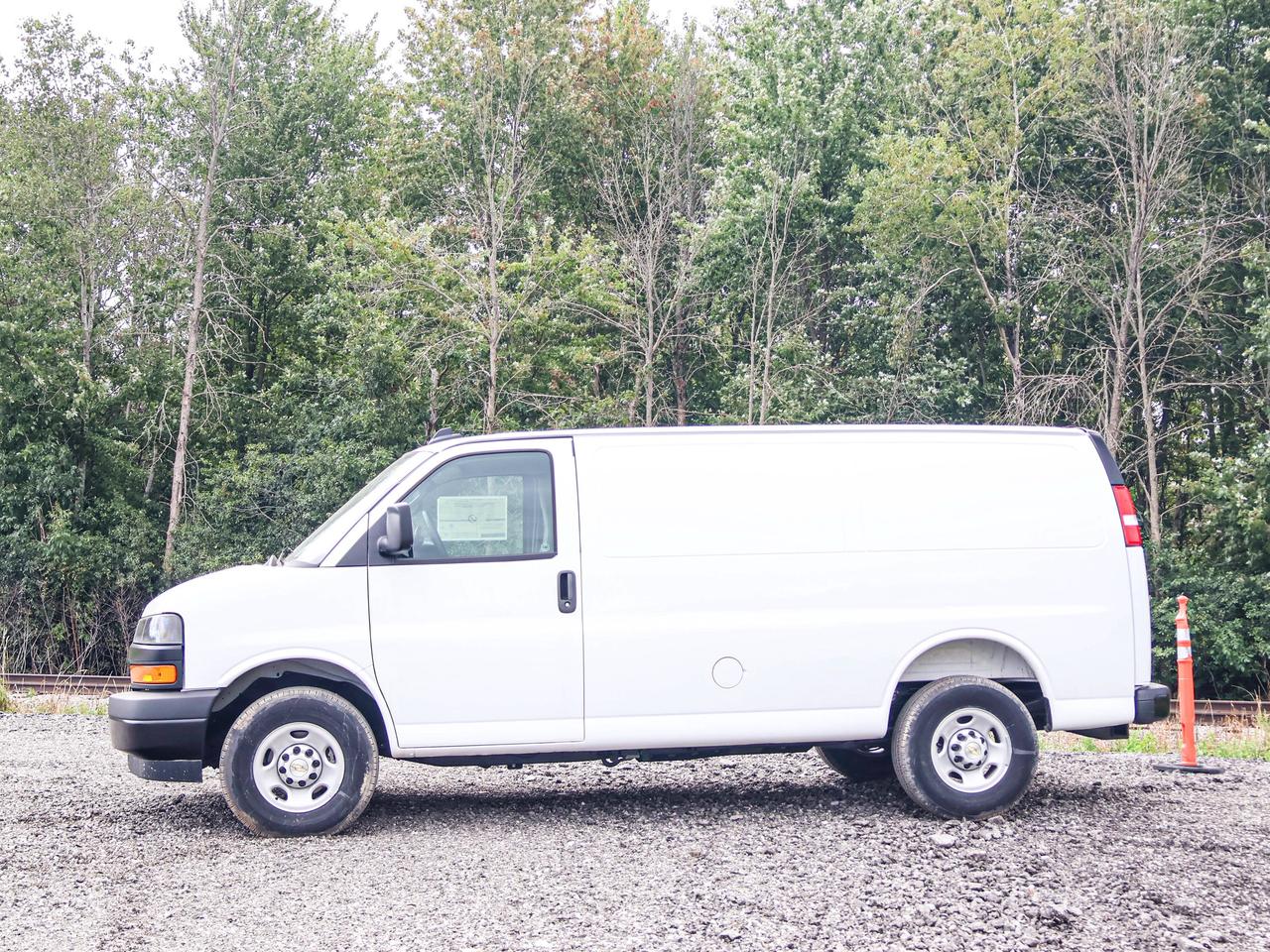 2025 Chevrolet Express Cargo Van  Photo