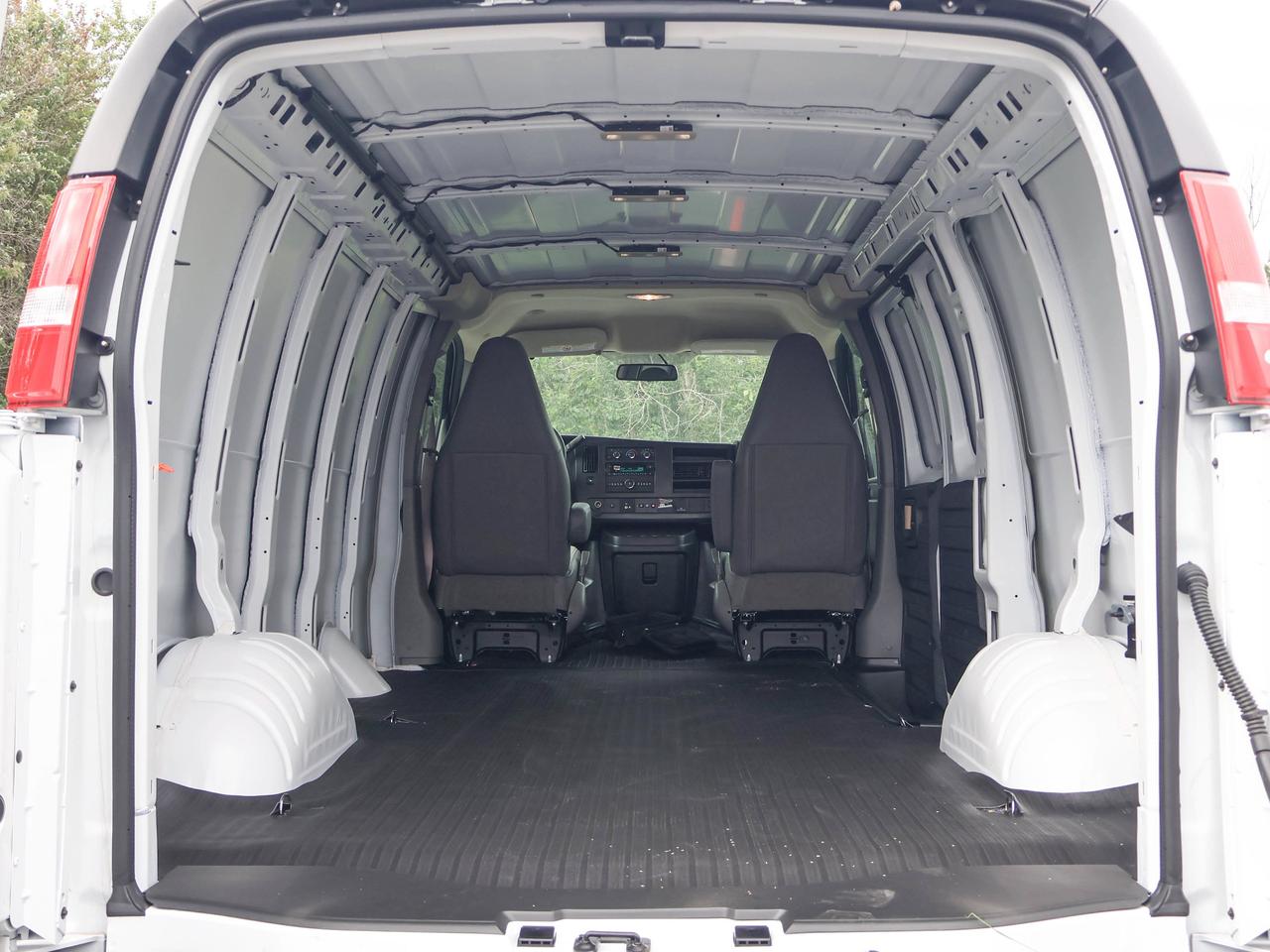 2025 Chevrolet Express Cargo Van  Photo