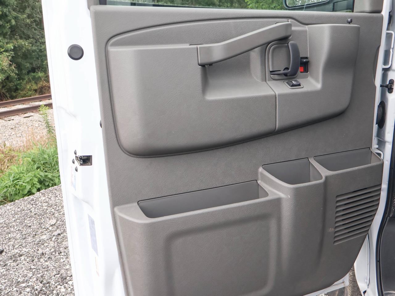 2025 Chevrolet Express Cargo Van  Photo