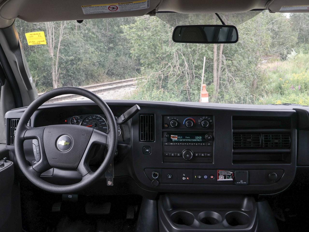 2025 Chevrolet Express Cargo Van  Photo