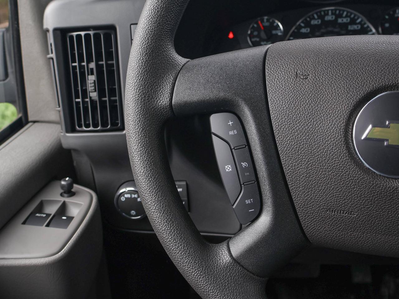 2025 Chevrolet Express Cargo Van  Photo