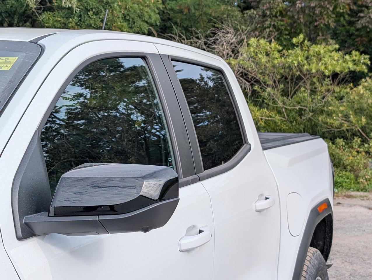 2026 GMC Canyon AT4 Photo2