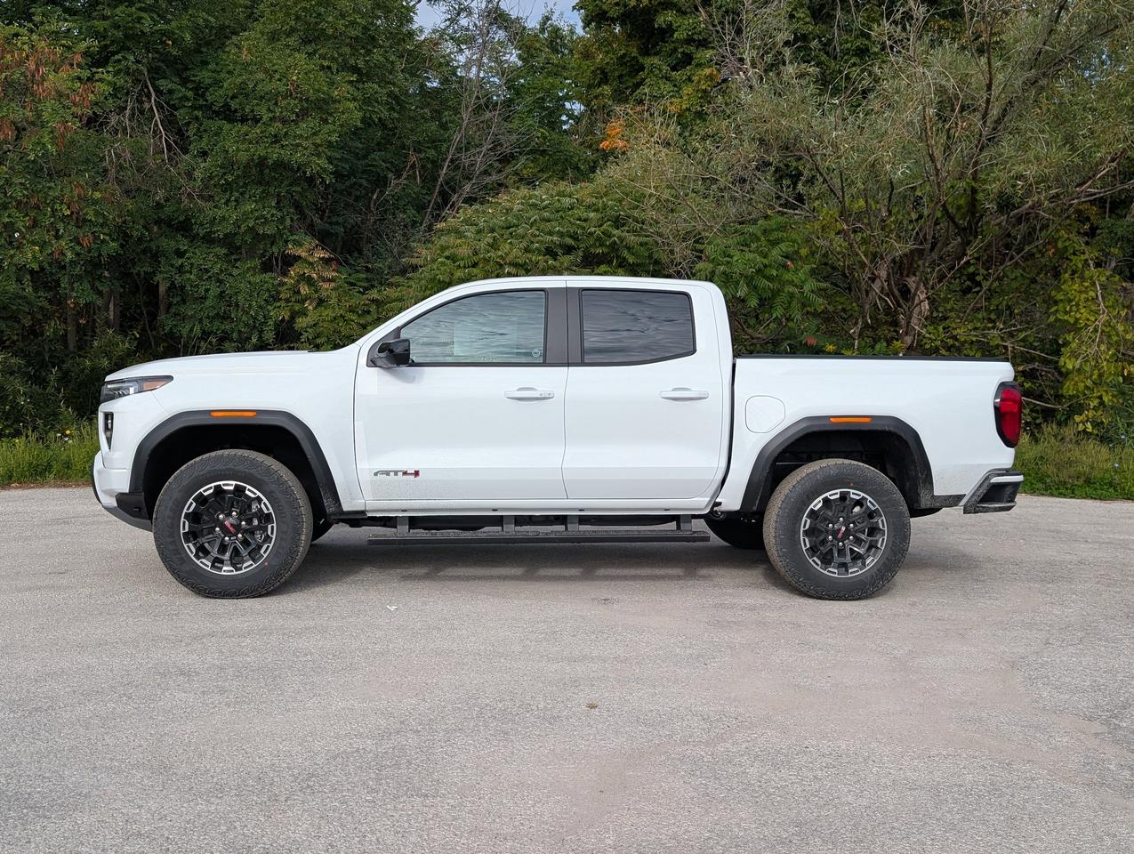 2026 GMC Canyon AT4 Photo4