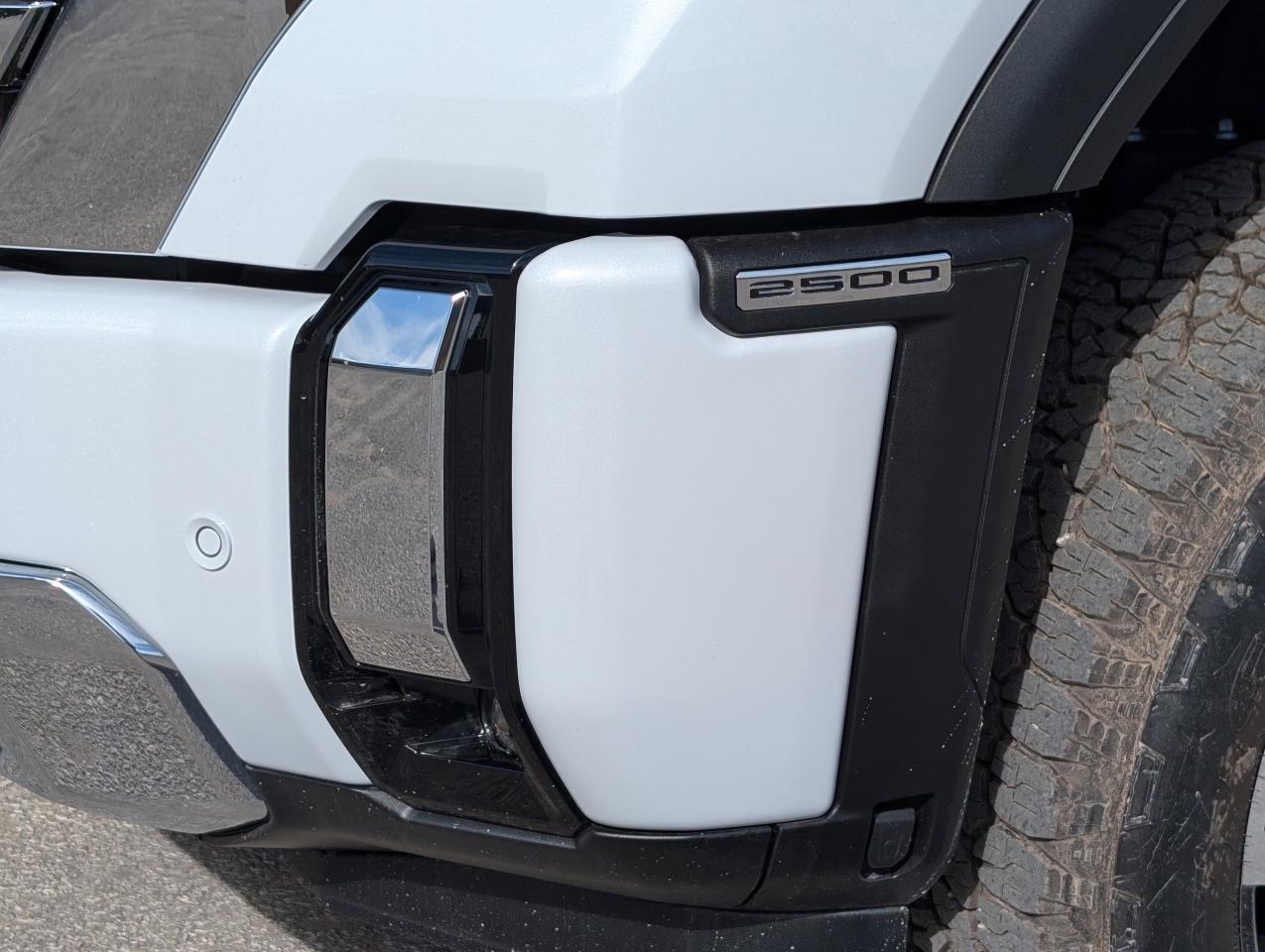 2026 GMC SIERRA 2500HD DENALI Photo4