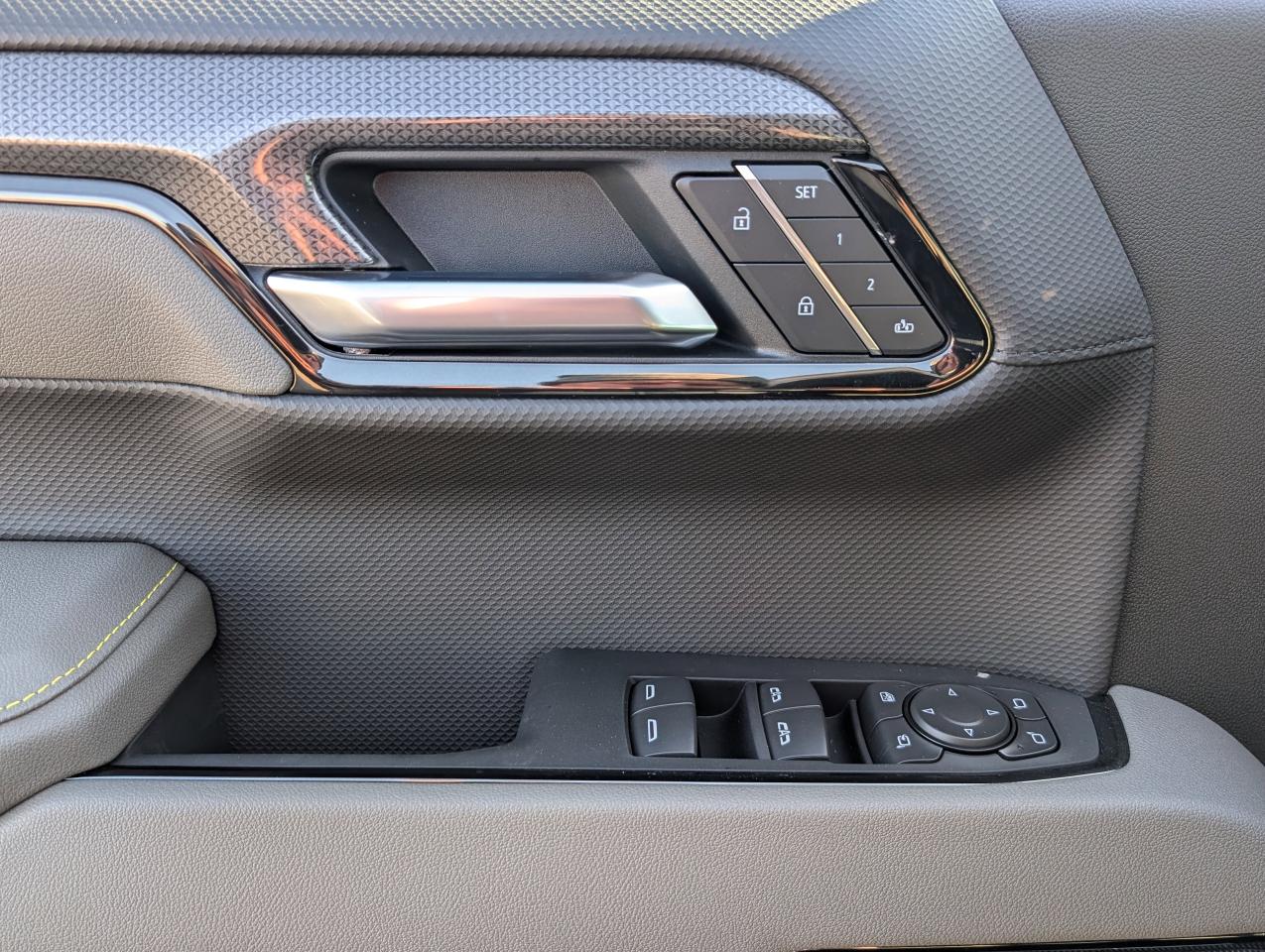 2026 Chevrolet Silverado 1500 ZR2 Photo