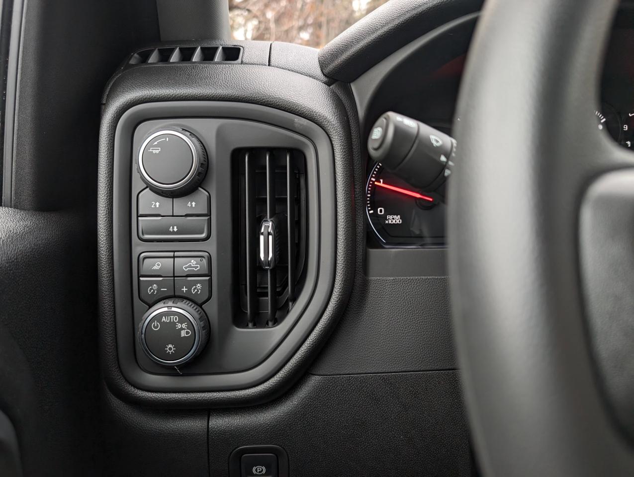 2026 Chevrolet SILVERADO 2500HD Custom Photo