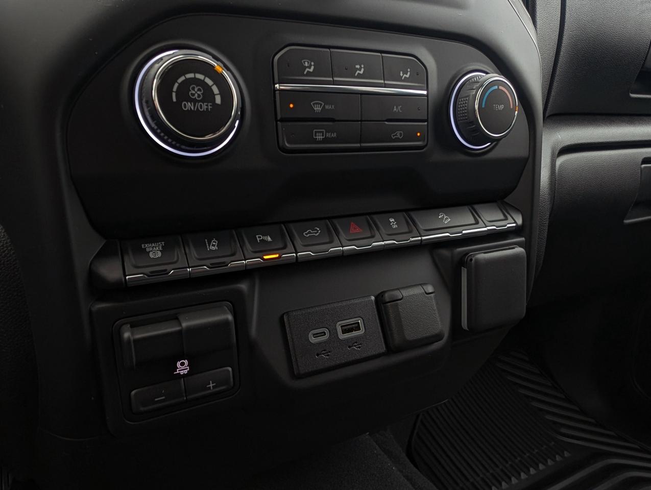 2026 Chevrolet SILVERADO 2500HD Custom Photo