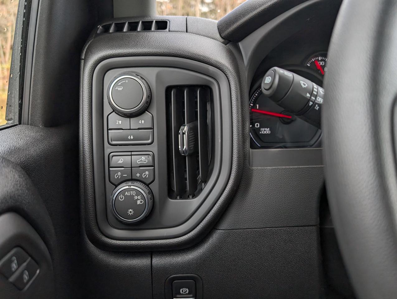 2026 Chevrolet SILVERADO 2500HD Custom Photo