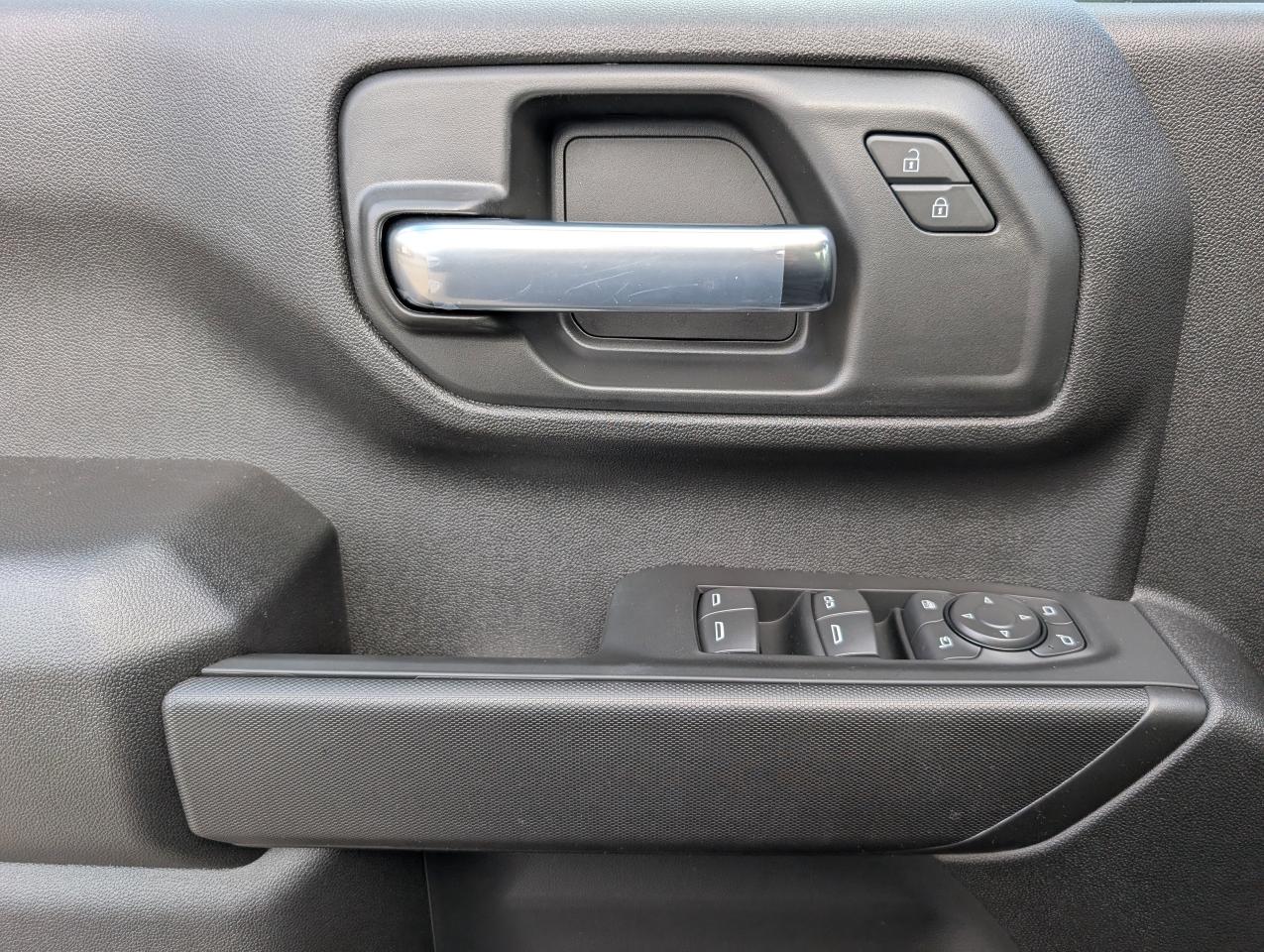 2026 Chevrolet SILVERADO 2500HD Custom Photo