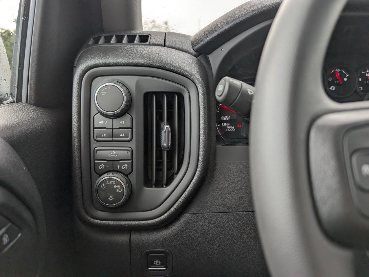 2026 Chevrolet Silverado 1500 Custom Trail Boss Photo