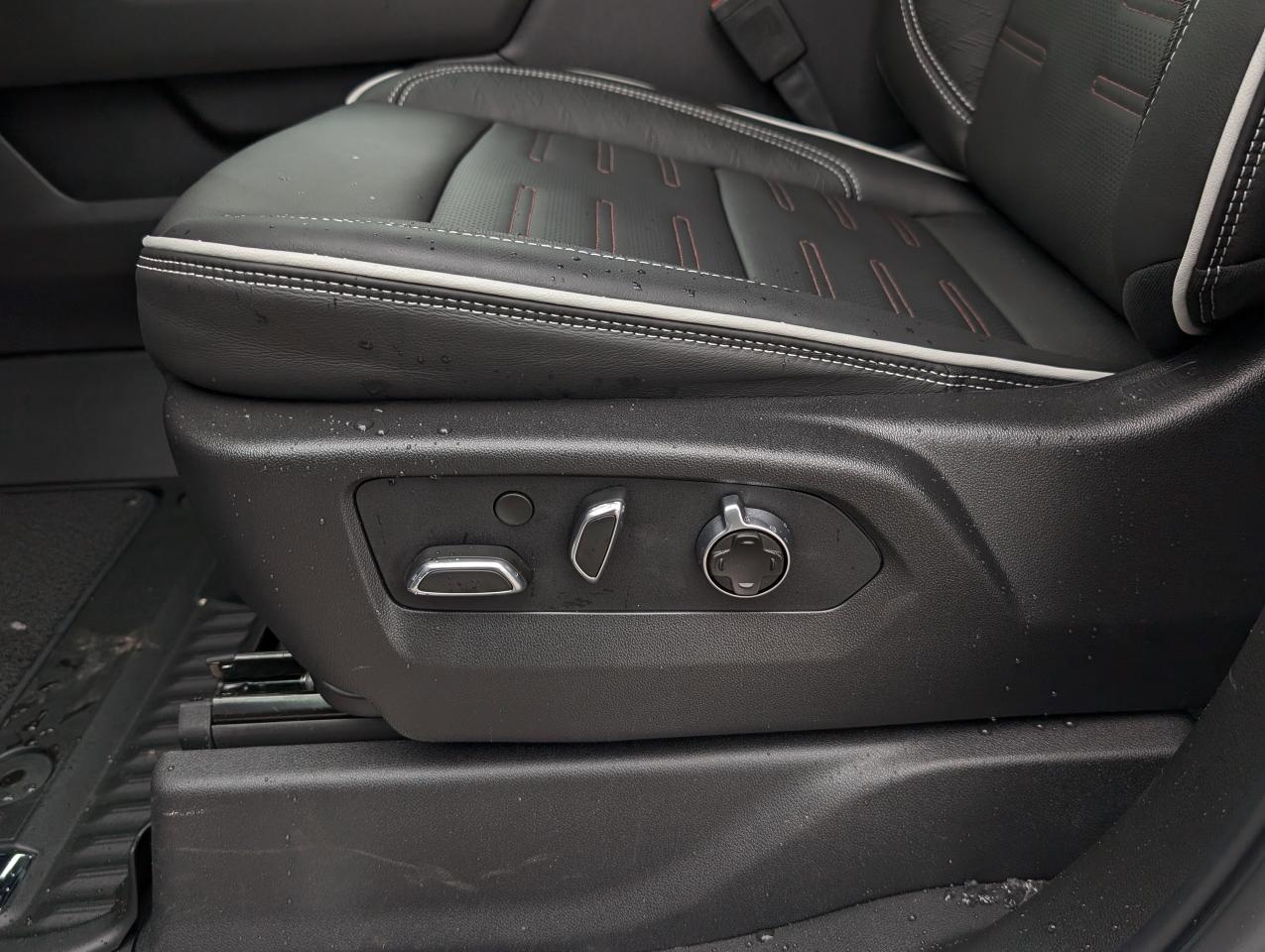 2026 GMC Sierra 1500 AT4X Photo