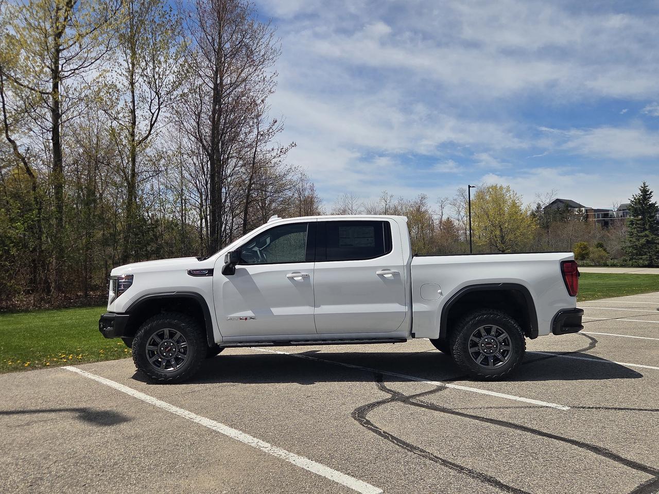 2026 GMC Sierra 1500 AT4X Photo