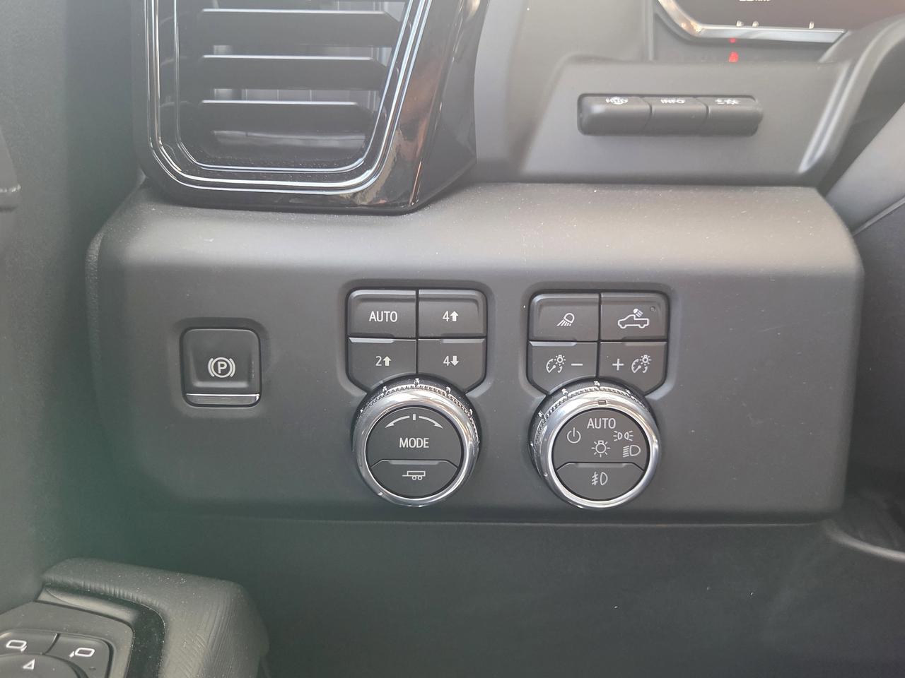 2026 GMC Sierra 1500 AT4X Photo