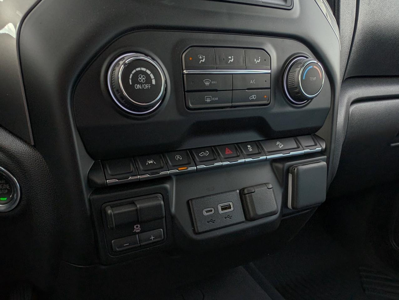 2026 Chevrolet Silverado 1500 Custom Trail Boss Photo