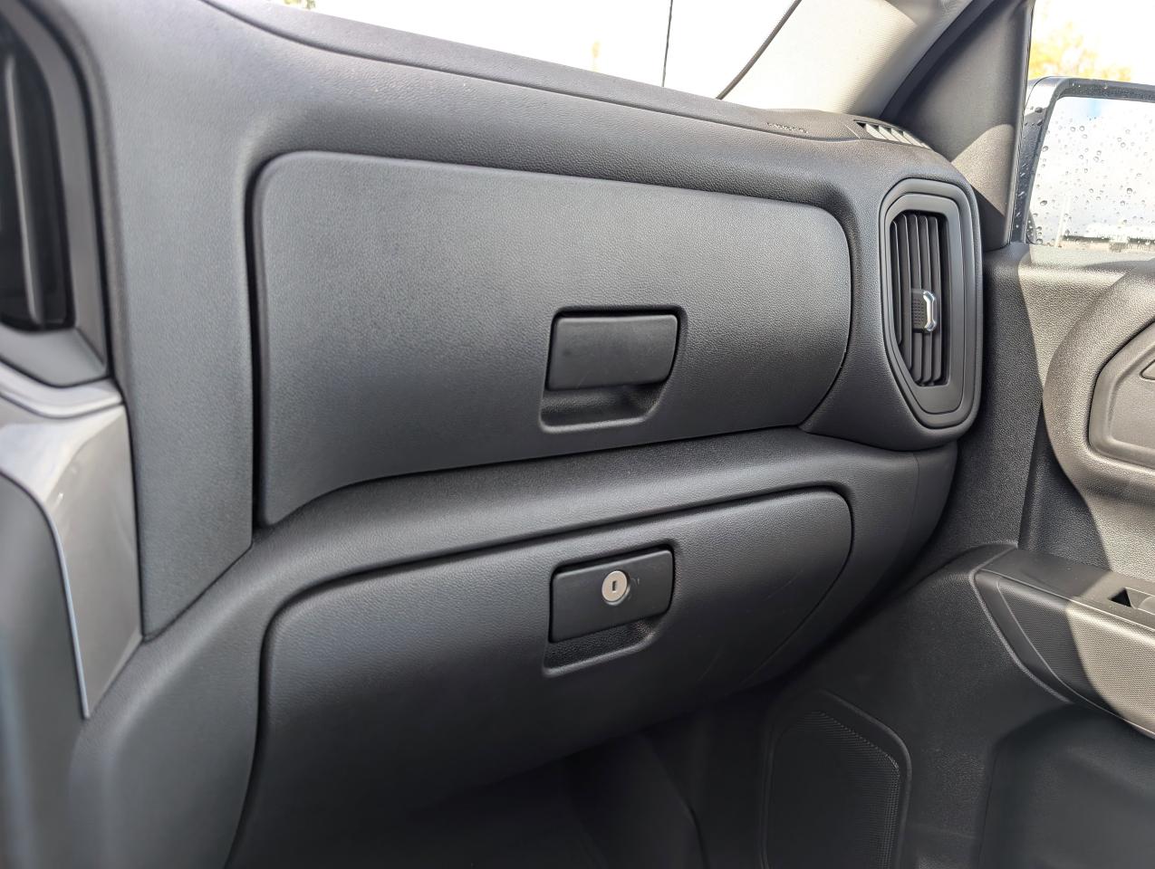 2026 Chevrolet Silverado 1500 Custom Trail Boss Photo