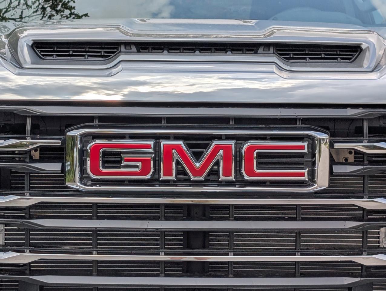 2026 GMC Sierra 3500HD SLE Photo