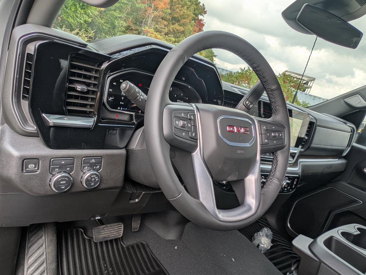 2026 GMC Sierra 3500HD SLE Photo