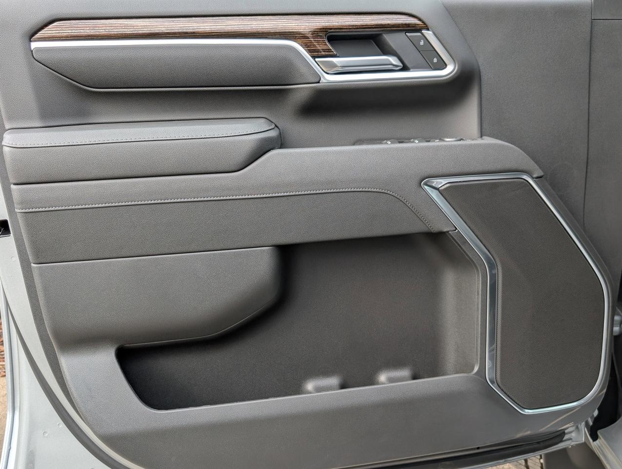 2026 GMC Sierra 3500HD SLE Photo