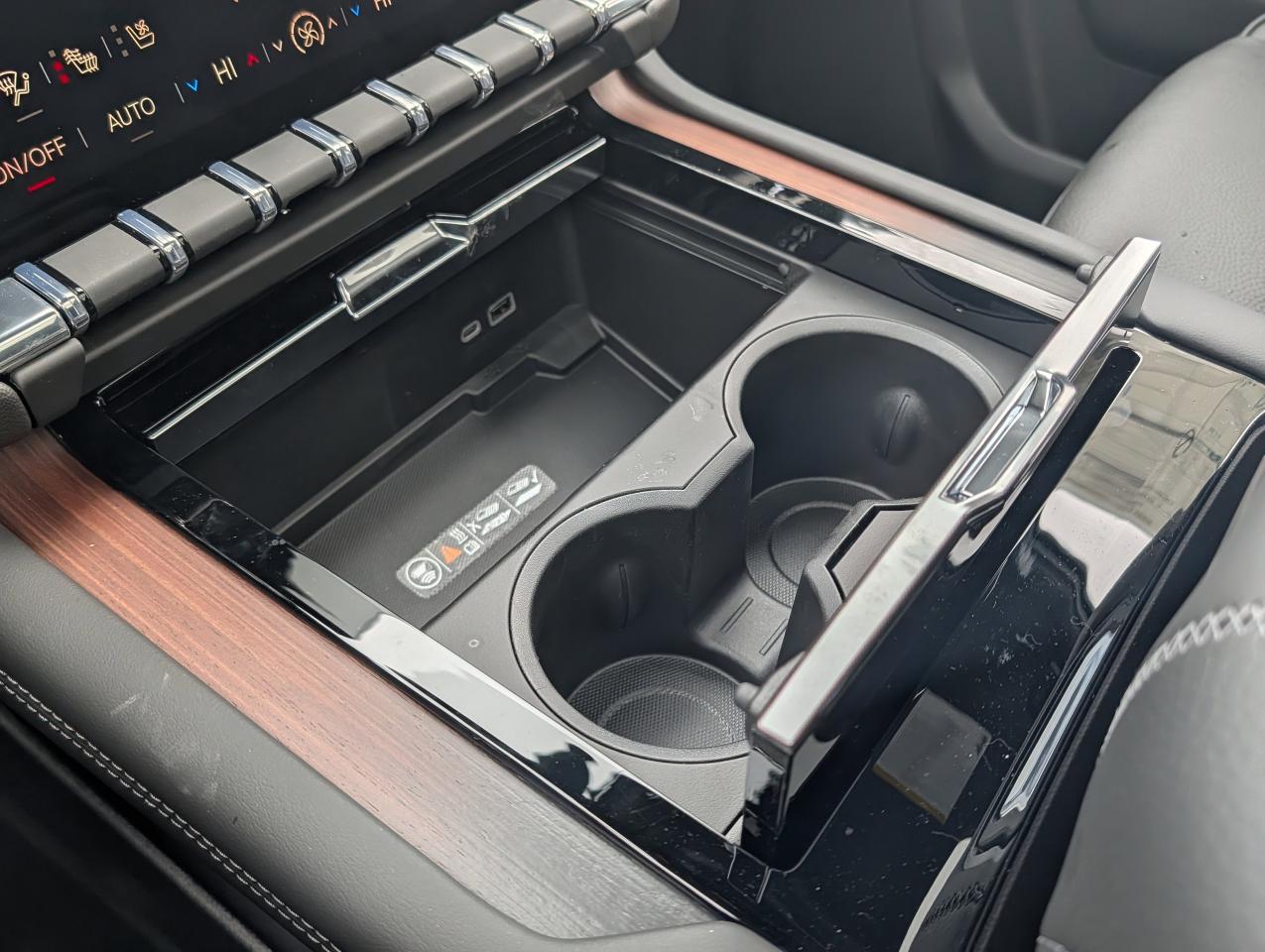 2026 GMC Yukon Denali Photo