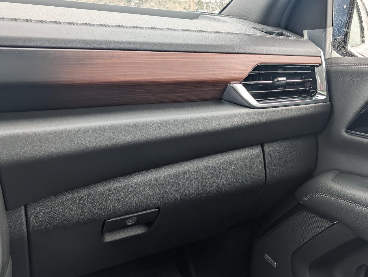 2026 GMC Yukon Denali Photo