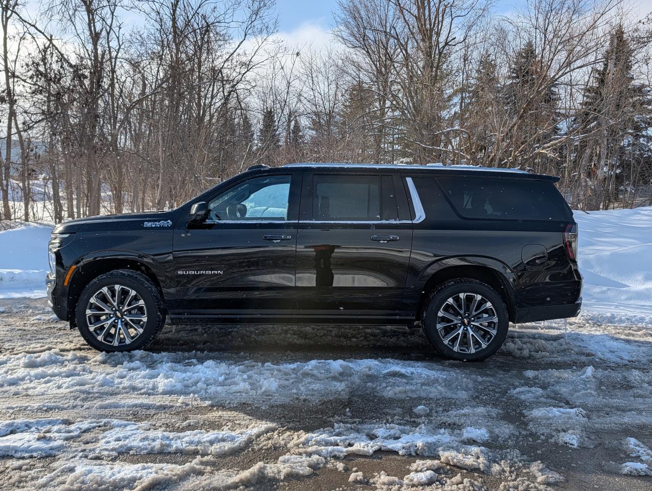 2026 Chevrolet Suburban High Country Photo