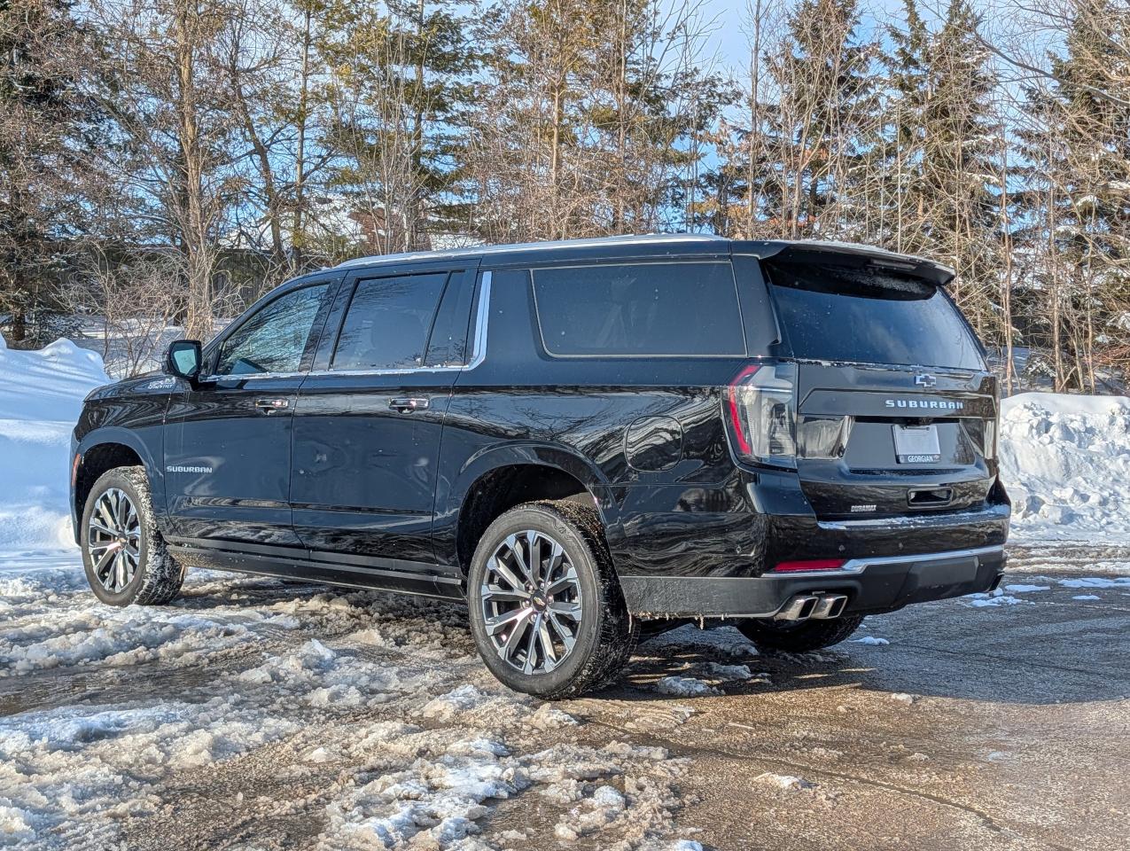 2026 Chevrolet Suburban High Country Photo