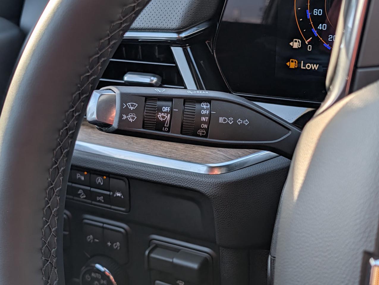 2026 Chevrolet Suburban High Country Photo