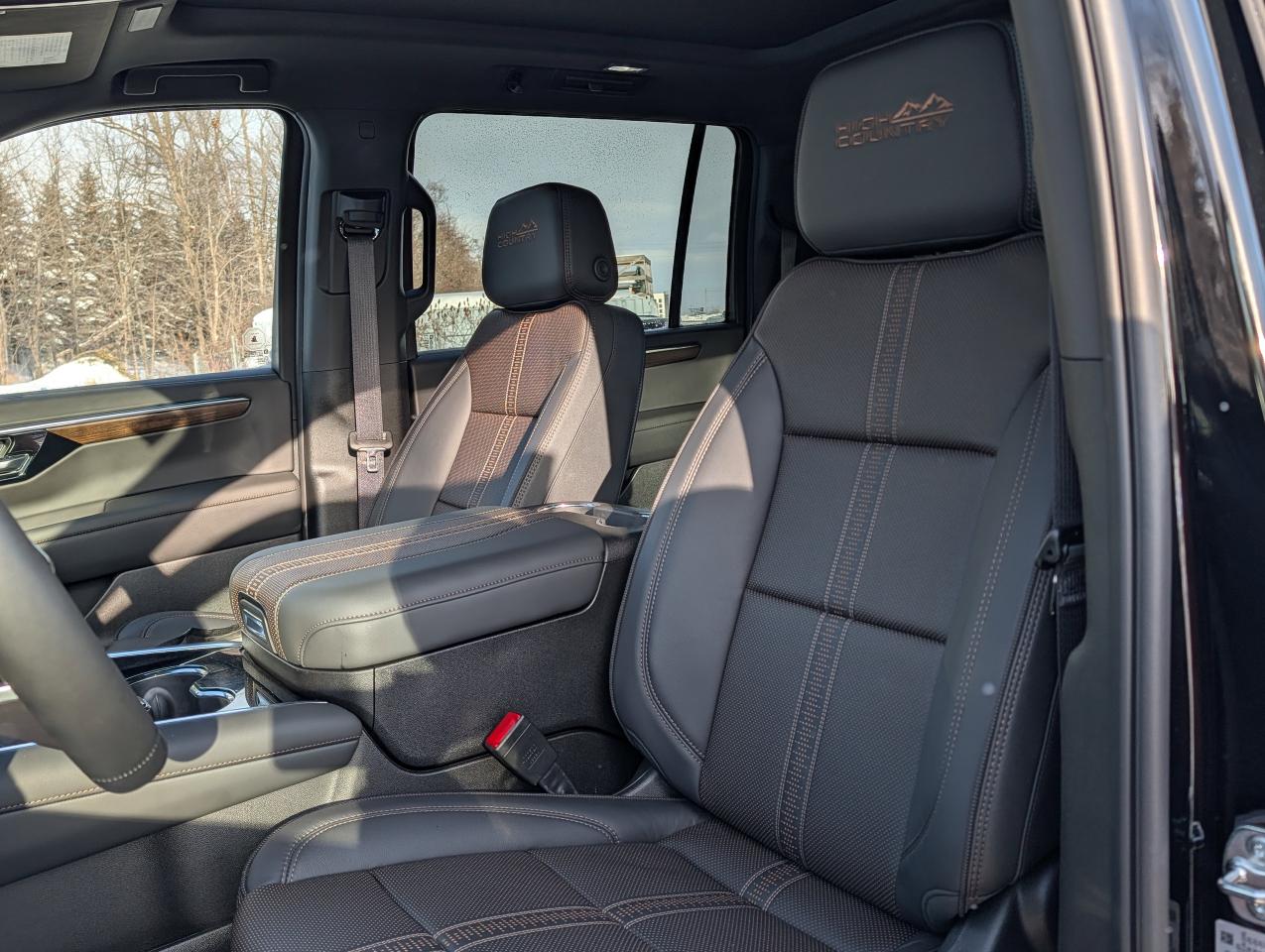 2026 Chevrolet Suburban High Country Photo