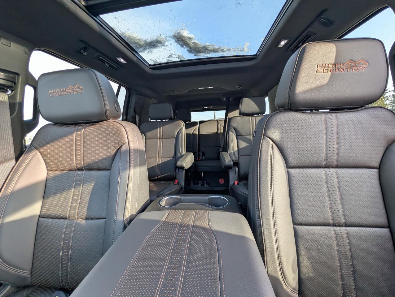 2026 Chevrolet Suburban High Country Photo