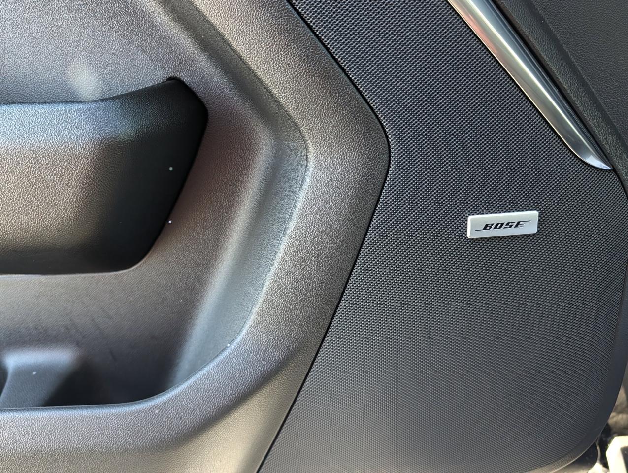 2026 Chevrolet Suburban High Country Photo