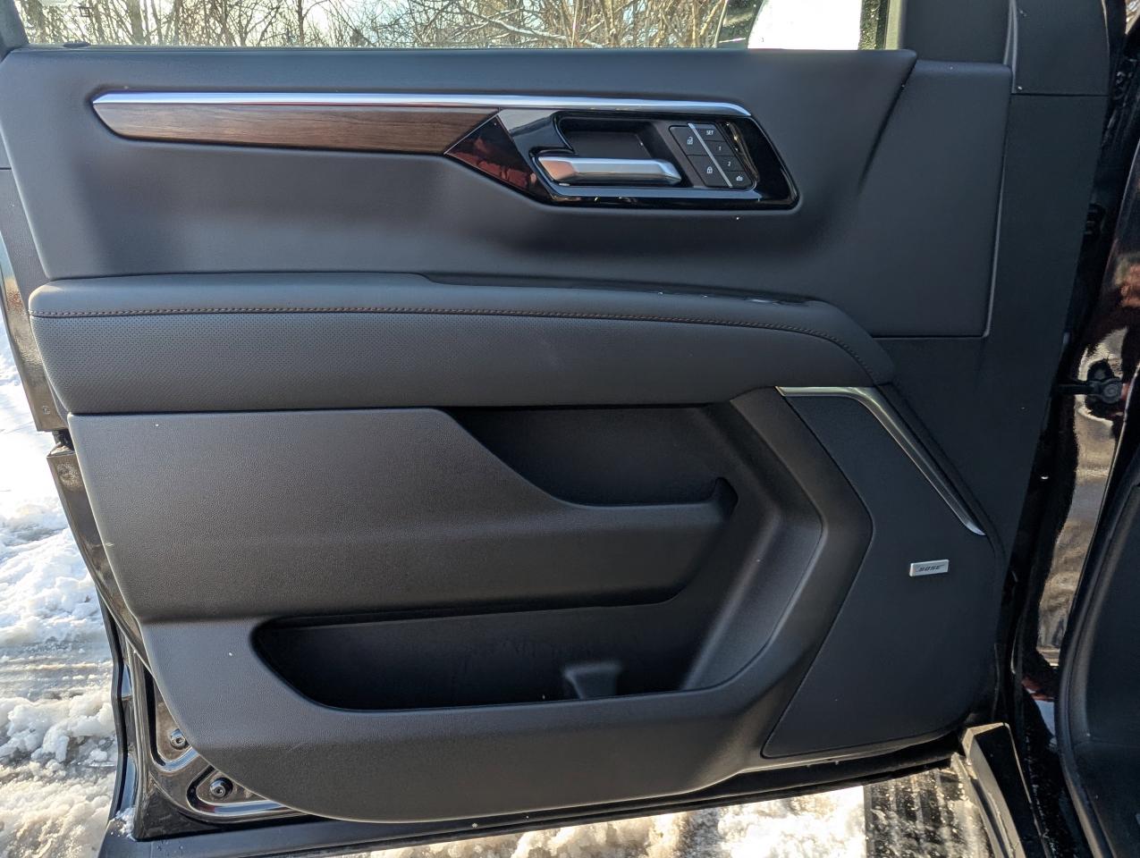 2026 Chevrolet Suburban High Country Photo