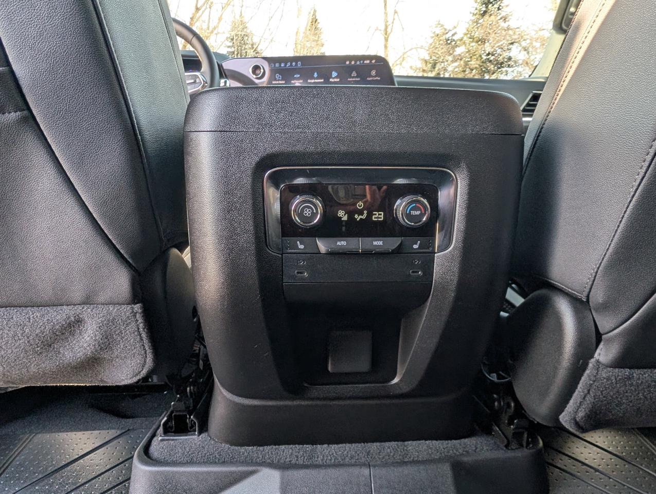 2026 Chevrolet Suburban High Country Photo