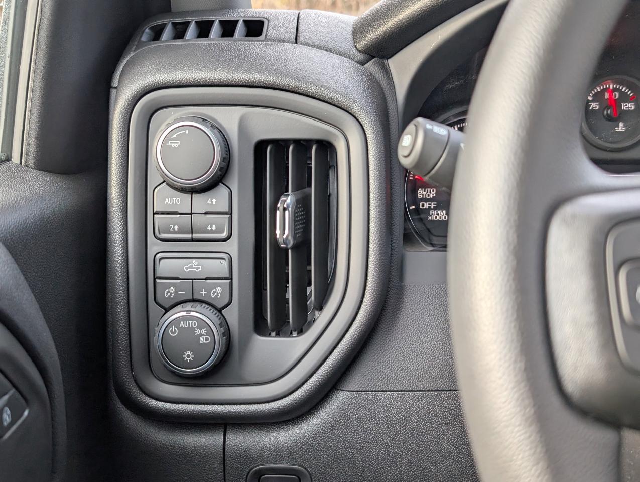 2026 Chevrolet Silverado 1500 Custom Trail Boss Photo