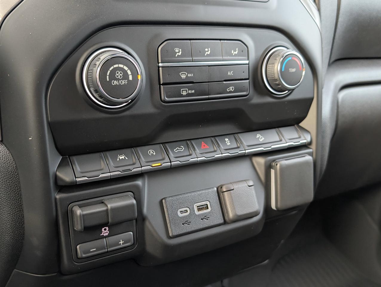 2026 Chevrolet Silverado 1500 Custom Trail Boss Photo