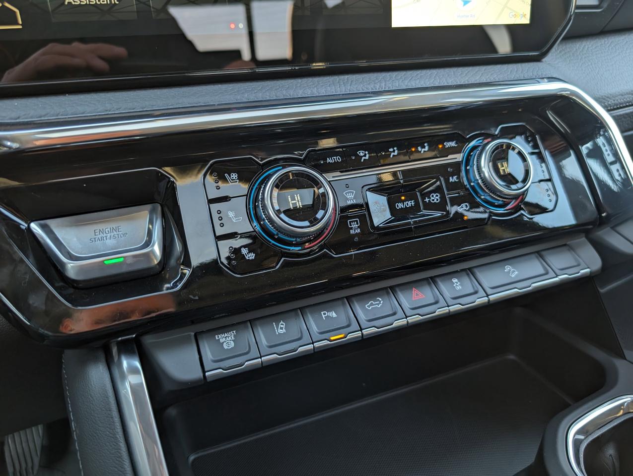 2026 GMC SIERRA 2500HD DENALI Photo