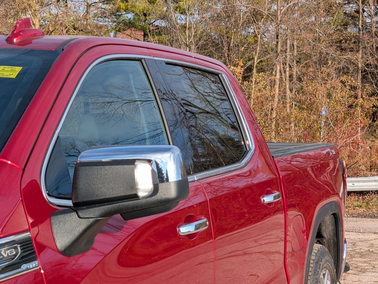 2026 GMC Sierra 1500 SLT Photo2