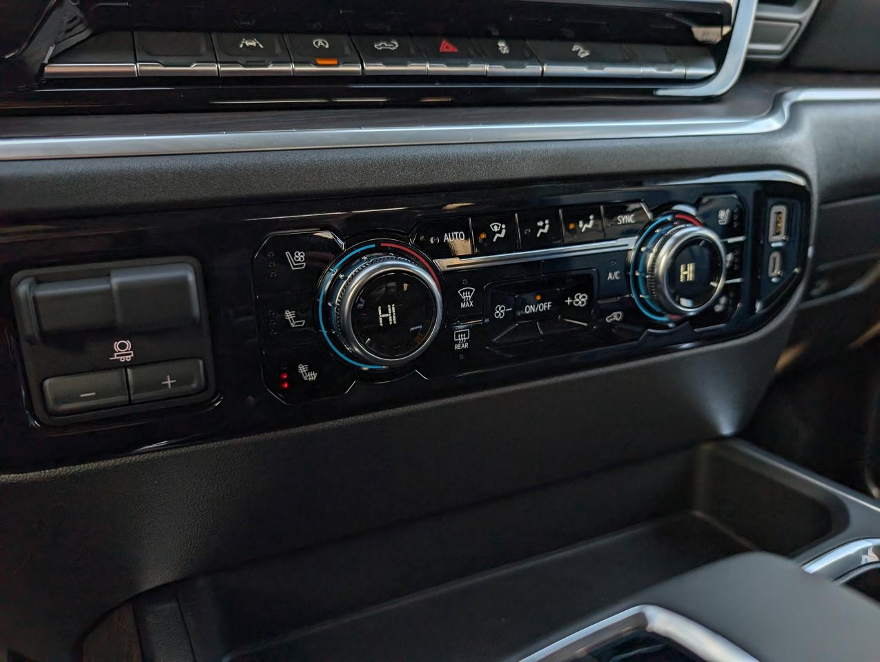 2026 GMC Sierra 1500 SLT Photo