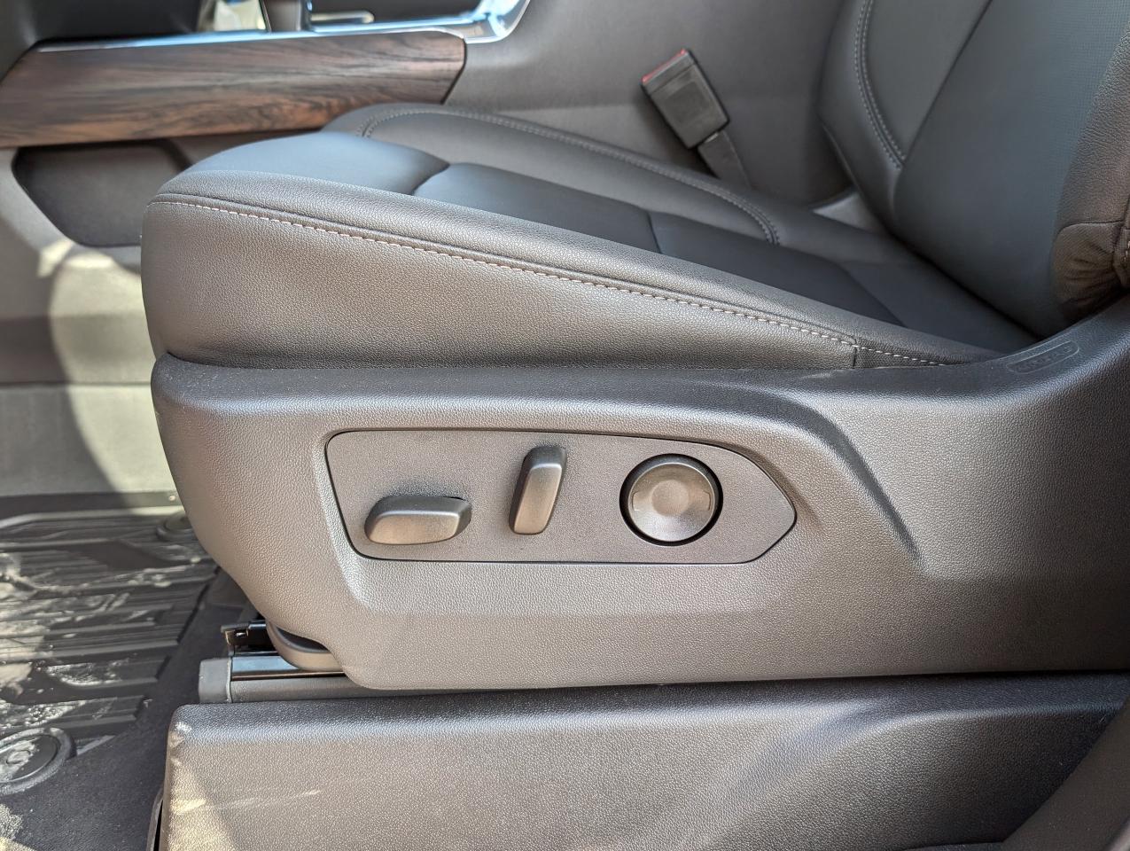 2026 GMC Sierra 1500 SLT Photo