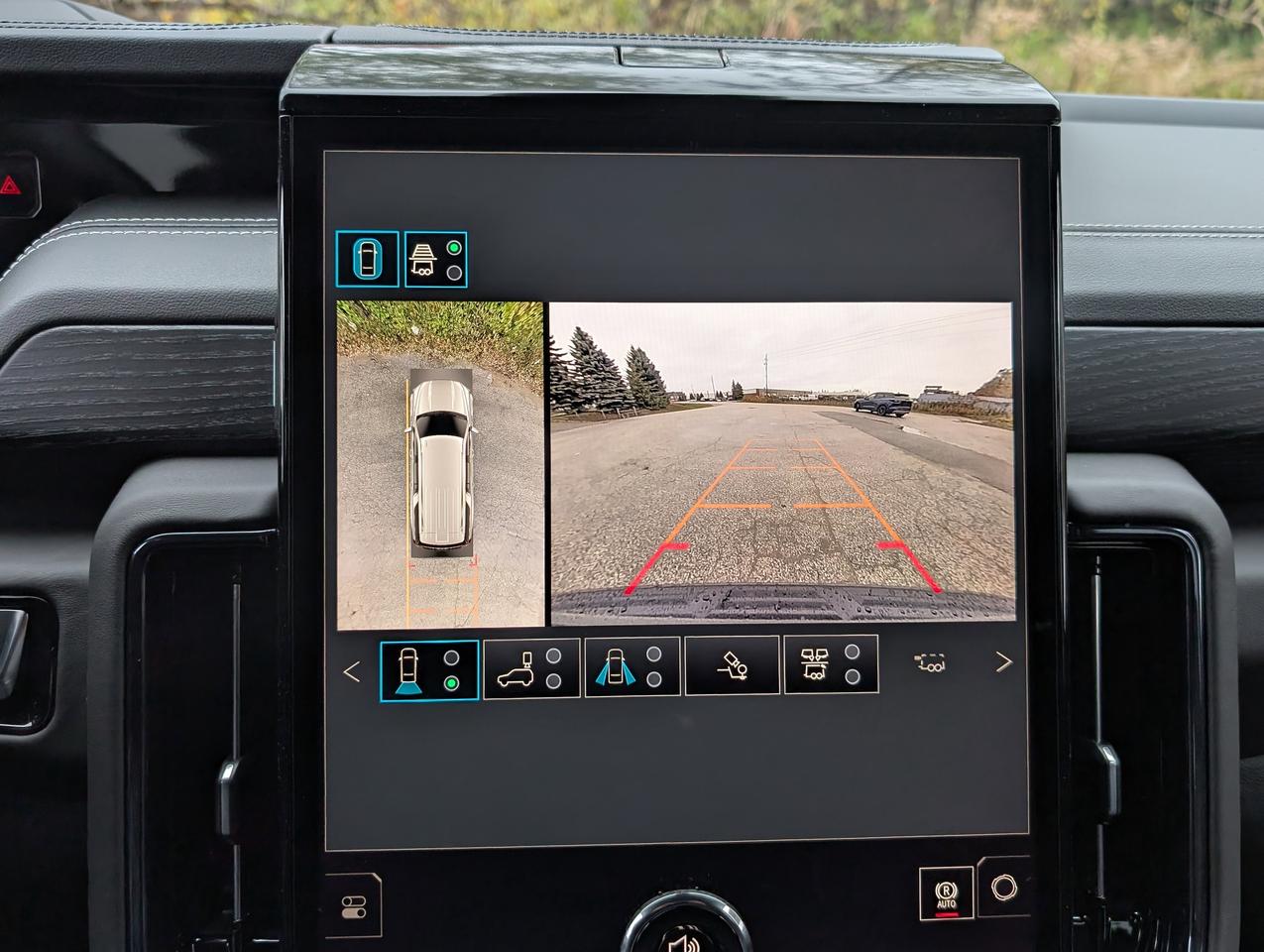 2026 GMC Yukon XL AT4 Ultimate Photo